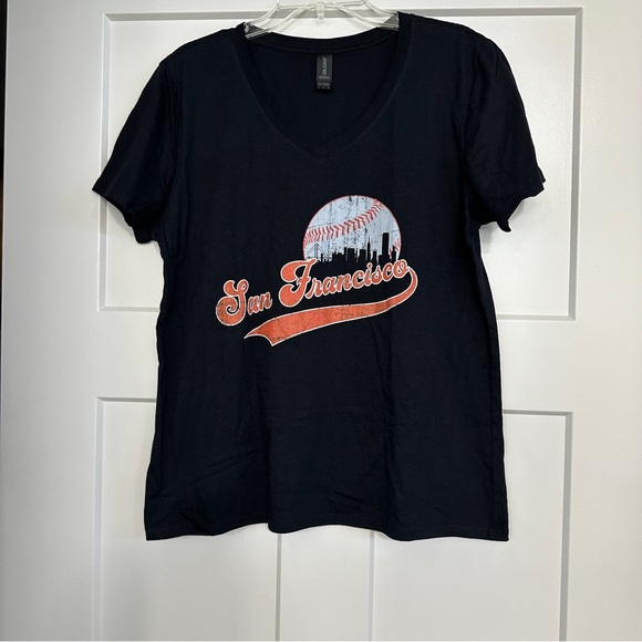 NEW San Francisco Baseball Vintage Skyline Cotton V-Neck Shirt Size L - Picture 8 of 8